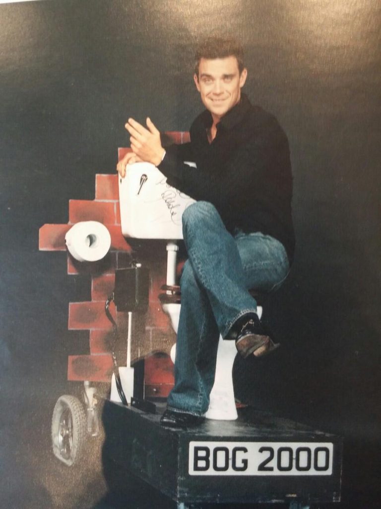 Robbie Williams riding Bog 2000