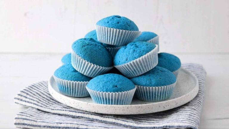 blue poop challenge with blue muffins