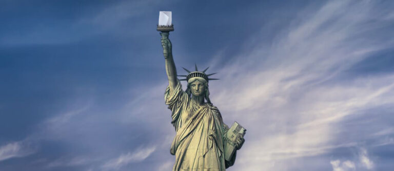 statue of liberty with toilet roll