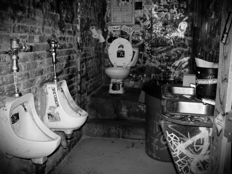 CBGB bathroom